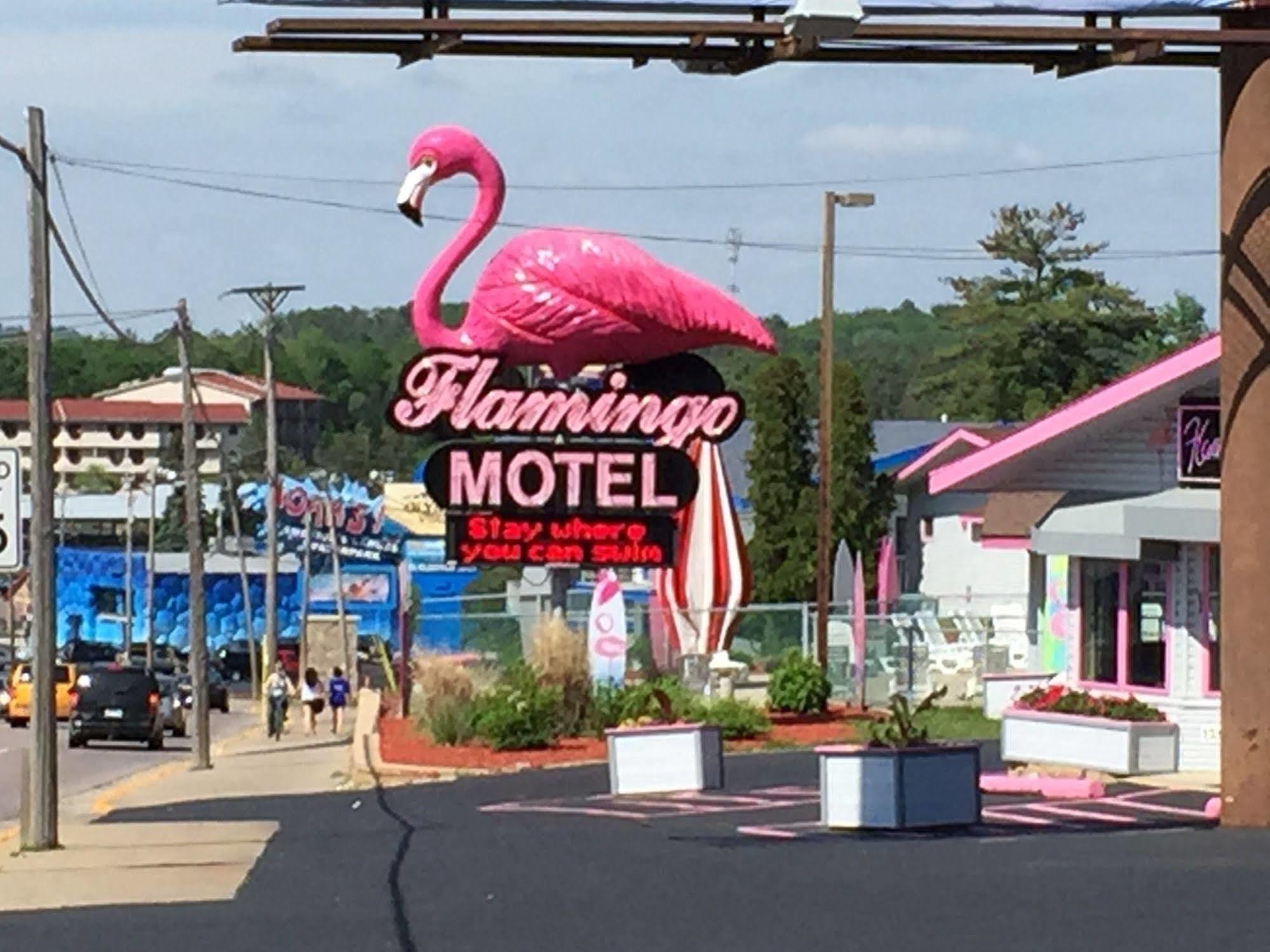 Flamingo Motel & Suites Wisconsin Dells Buitenkant foto
